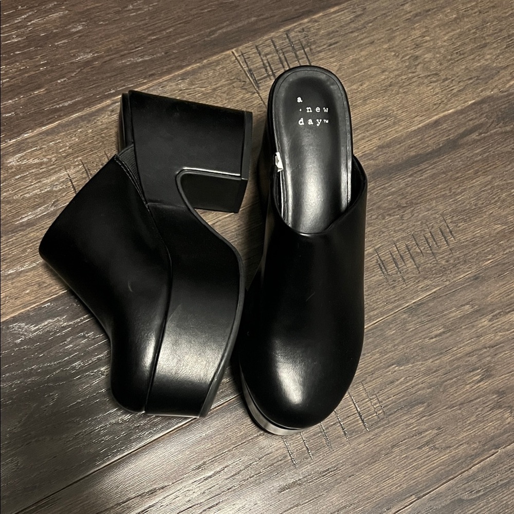 A New Day Black Chunky Heel Mules